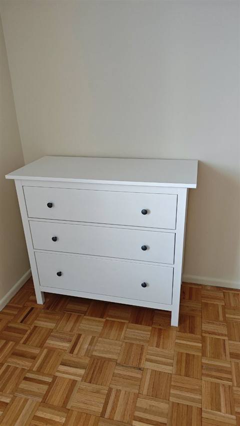 White three-drawer dresser